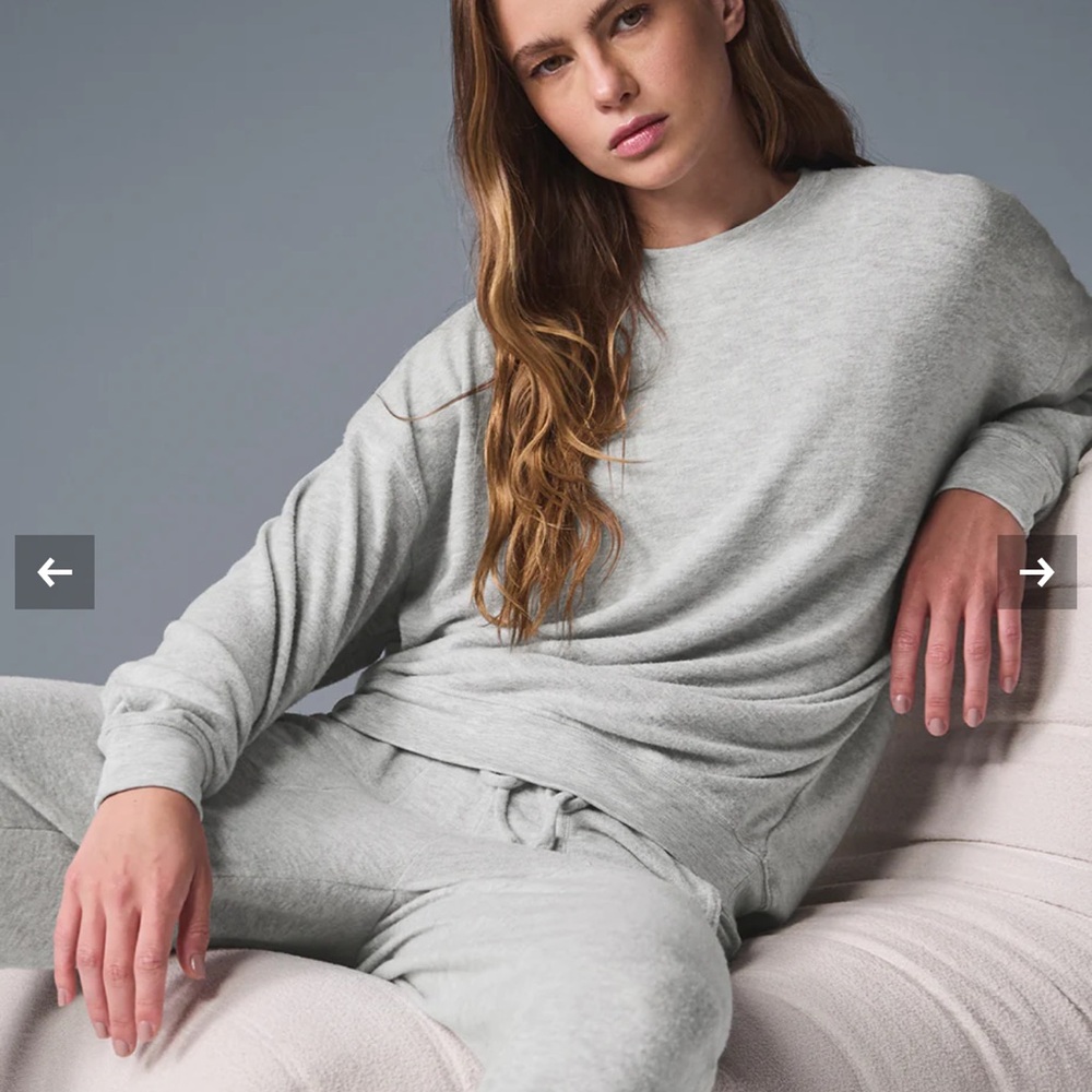 ALO Yoga Gray Crewneck Sweater - Picture 5 of 5